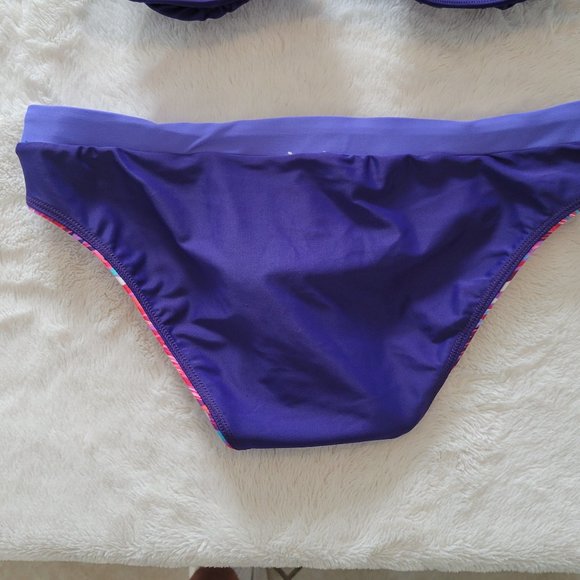 REEBOK WOMENS REVERSABLE BIKINI-MULTIPLE COMBINATIONS WITH ONE HOT SUIT - Picture 5 of 9